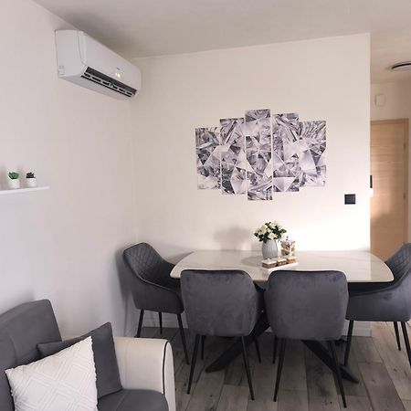 Apartman Rex Svinisce Bagian luar foto