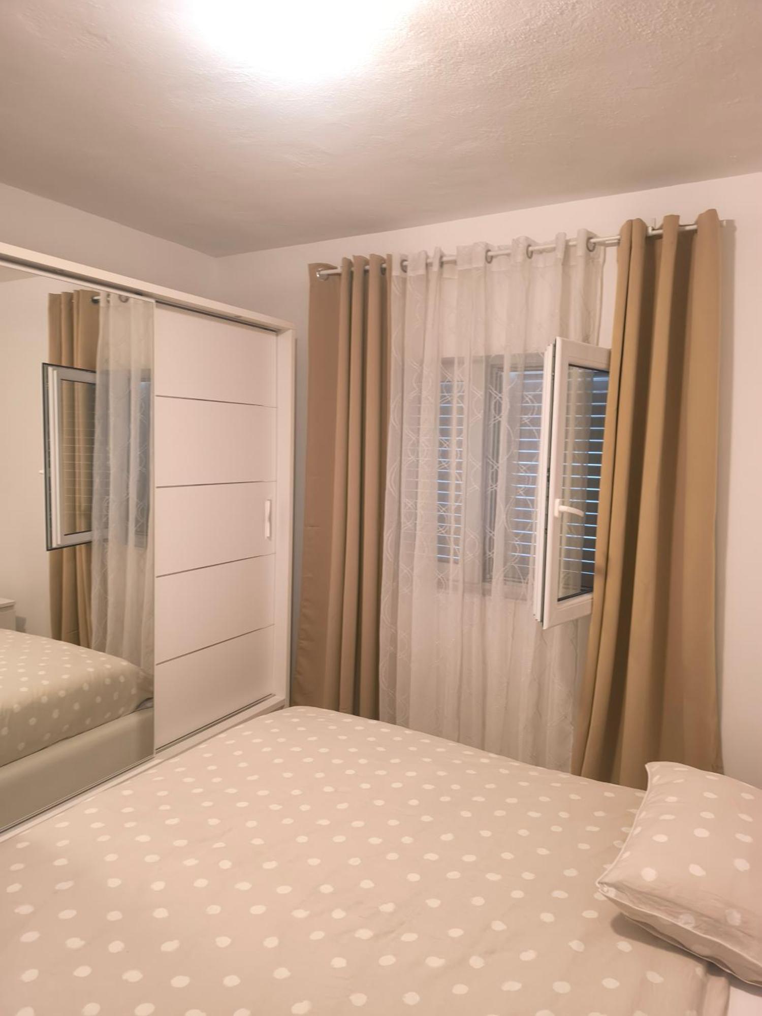 Apartman Rex Svinisce Ruang foto